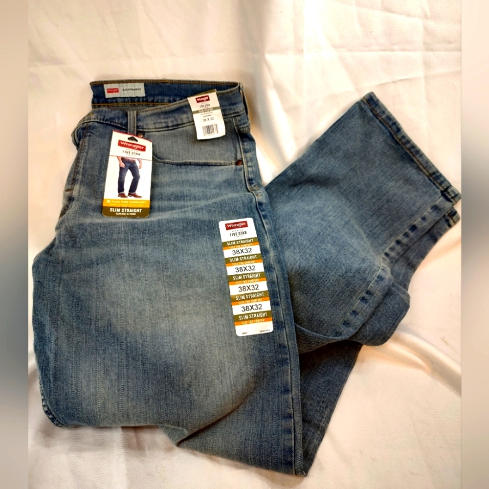 New With Tags Wrangler Five Star Slim Straight Leg 38 x 32